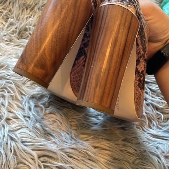 STELLA MCCARTNEY | DESIGNER ICONIC ROSE GOLD PINK SNAKE PRINT WOOD HEELS | 7.5 - Picture 5 of 10